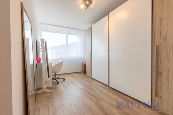 1.5 Zimmer Doppeleinfamilienhaushälfte am Bergblick in Uebeschi 11