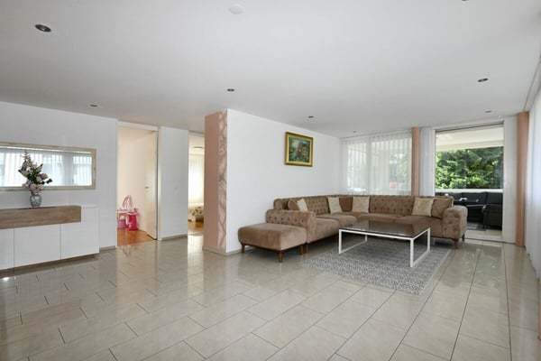 GROSSZÜGIGE WOHNUNG MIT IDEALEM GRUNDRISS NÄHE SEE 3