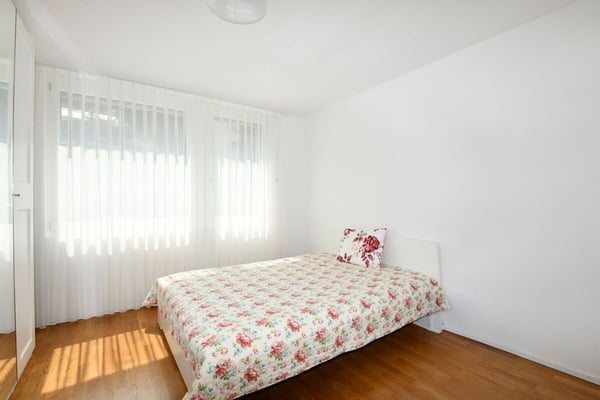 GROSSZÜGIGE WOHNUNG MIT IDEALEM GRUNDRISS NÄHE SEE 4