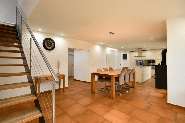 ZWEIFAMILIENHAUS MIT POTENZIAL 10