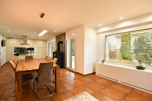 ZWEIFAMILIENHAUS MIT POTENZIAL 9