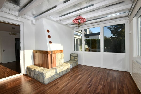 Charmantes 1.5-Zimmer-Einfamilienhaus mit Wintergarten, grosser Terrasse und Garten in ruhiger Lage von Wettingen 3