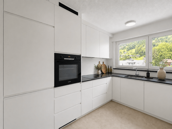 EXKLUSIVE 3.5 ZIMMER WOHNUNG MIT UNVERBAUBARER SEE- UND BERGSICHT 6
