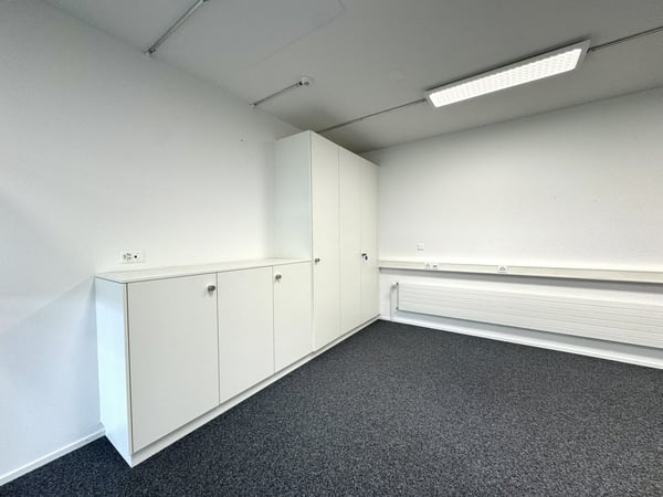 Einziehen & loslegen – ausgebaute Geschäftsräume in Aarwangen 11
