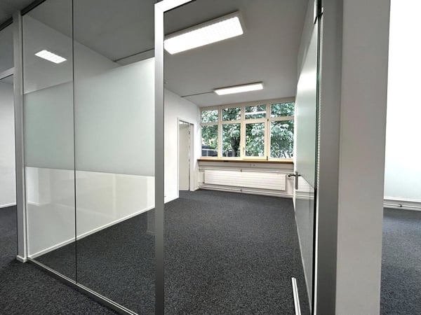 Einziehen & loslegen – ausgebaute Geschäftsräume in Aarwangen 12