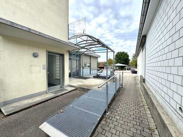 Einziehen & loslegen – ausgebaute Geschäftsräume in Aarwangen 20