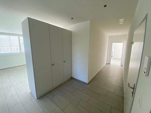 Grosszügige 3-Zimmer-Dachwohnung mit 250 m² als einzige Wohnung im Gebäude 4