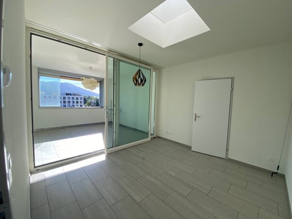 Grosszügige 3-Zimmer-Dachwohnung mit 250 m² als einzige Wohnung im Gebäude 5