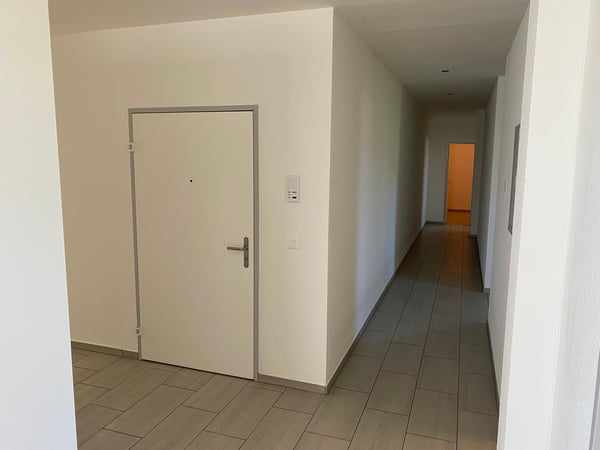 Grosszügige 3-Zimmer-Dachwohnung mit 250 m² als einzige Wohnung im Gebäude 7