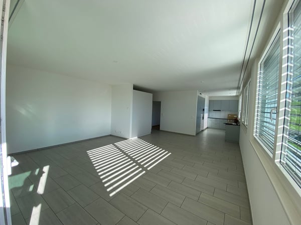 Grosszügige 3-Zimmer-Dachwohnung mit 250 m² als einzige Wohnung im Gebäude 2