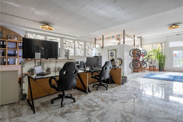 Büro mit Firmendomizil im Kanton Schwyz Ihre professionelle Geschäftsadresse 3