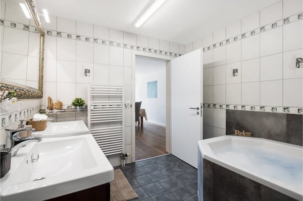 Exklusive 1.5-Zimmer-Terrassenwohnung mit Panoramablick in Walchwil 4