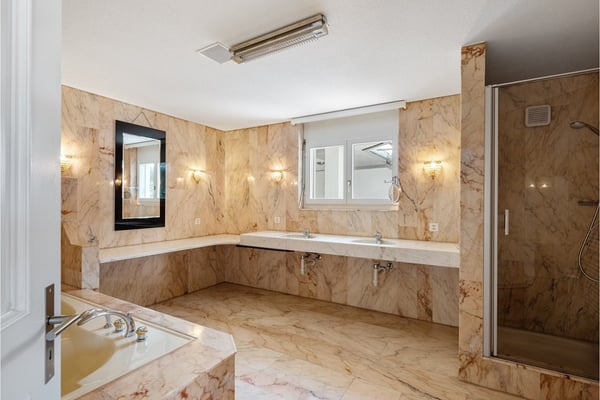 Grosszügige und aussergewöhnliche 4.5-Zimmer-Maisonettewohnung - 210 m² Wohnfläche auf zwei Ebenen 5