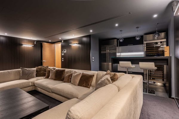 Luxueux appartement occupant l'entier de l'immeuble 16