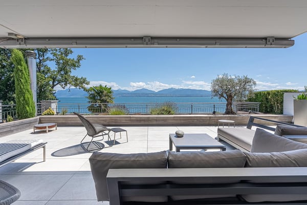 Appartement pieds dans l'eau avec port privé 1