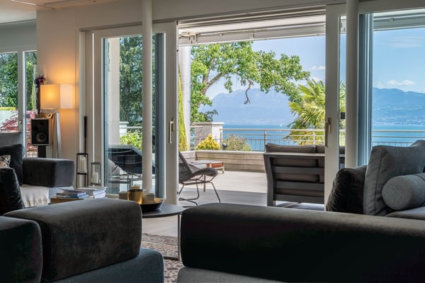 Vivre au sein d'un domaine pieds dans l'eau avec port privé et club-house 11