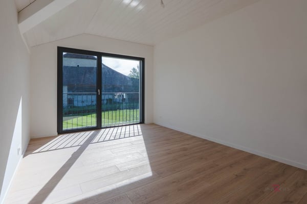 Maison mitoyenne avec 4 chambres, magnifique vue sur les champs et les Alpes 8