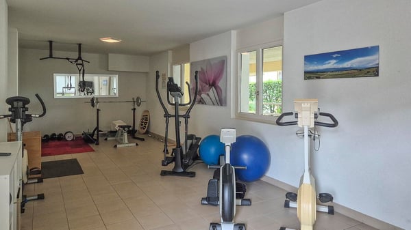 Charmant appartement de 3,5 pièces à Bursinel avec vue panoramique 14