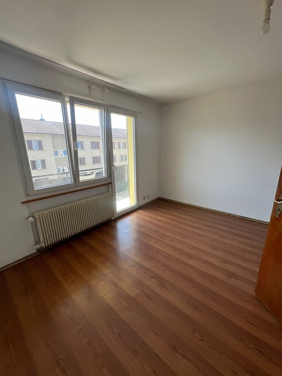 Charmantes WG-Zimmer mit Balkon in ruhiger Lage in Dietlikon – ab sofort verfügbar 1