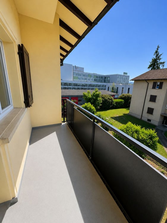 Charmantes WG-Zimmer mit Balkon in ruhiger Lage in Dietlikon – ab sofort verfügbar 2
