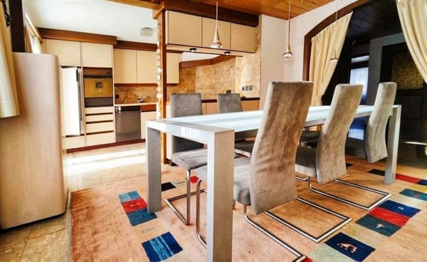 Viel Raum zum Leben mit Bergpanorama 13