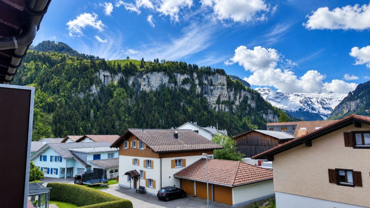 MAISONETTE-WOHNUNG MIT SONNENBALKON UND TRAUMHAFTEM  ALPENPANORAMA