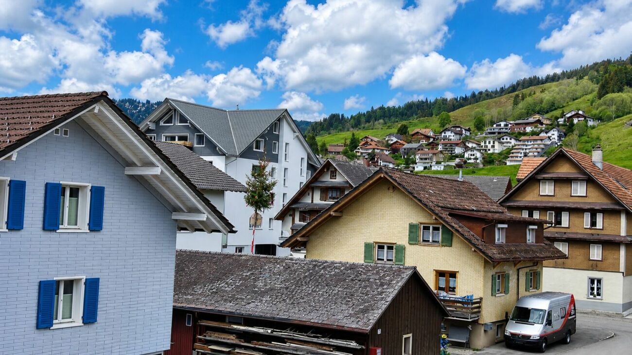 MAISONETTE-WOHNUNG MIT SONNENBALKON UND TRAUMHAFTEM  ALPENPANORAMA