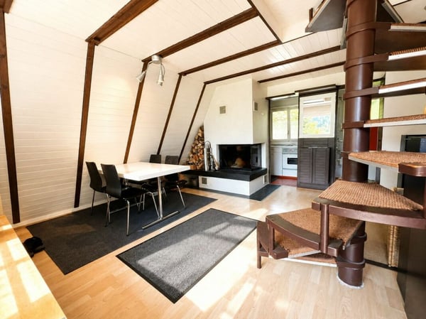 Ferienhaus in Alpthal - Bergpanorama inklusive 8