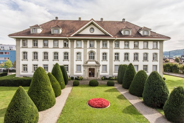 Entdecken Sie unser einzigartiges Büroangebot im wunderschönen Schloss 1