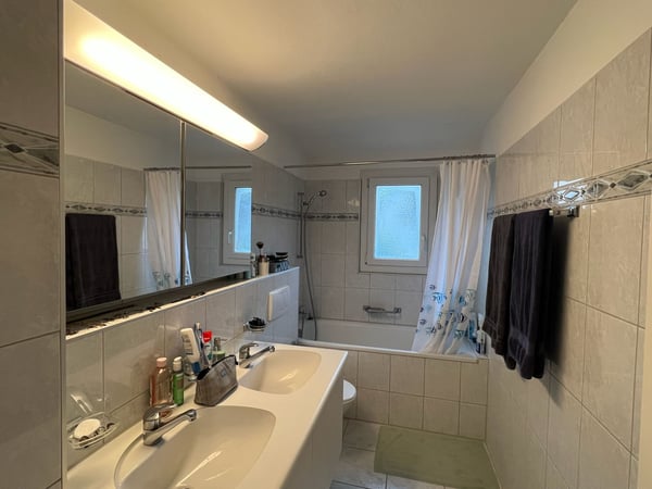Schöne 4-Zimmer-Wohnung mit Balkon an attraktiver Lage in Dielsdorf 8