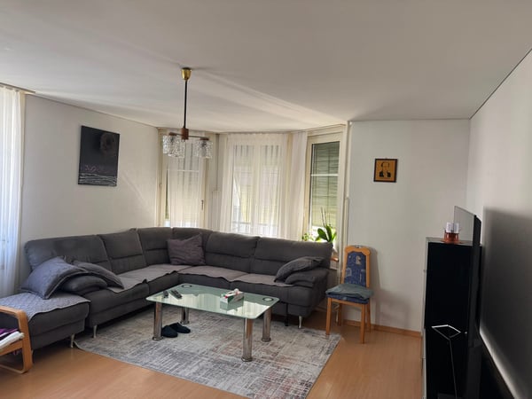 Grosszügige 4.5_Zimmerwohnung an zentraler Lage 3