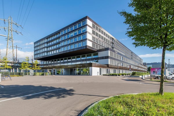 Zürich-Nord: Lagerflächen ab 36 m² bis 2'000 m² – smart, zentral, sofort verfügbar 1