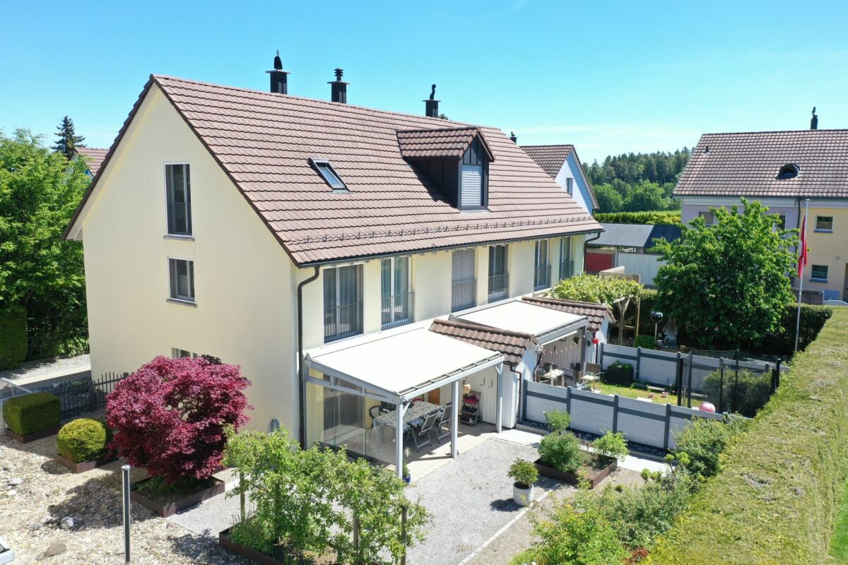 Idyllisches Familienwohnen im Grünen: Gepflegtes 5.5-Zimmer-Eck-Reihenhaus