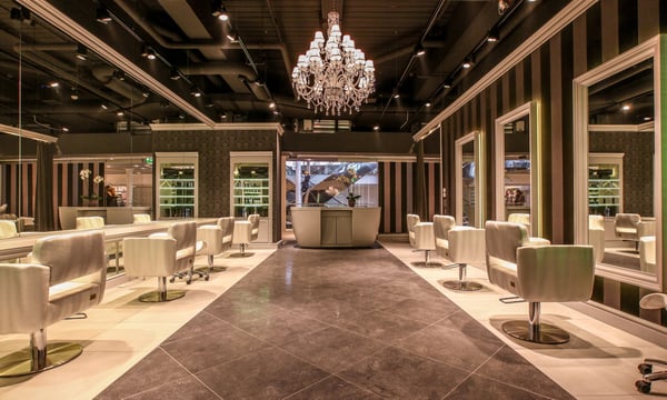 Bezirk Uster: Coiffeursalon in einem sehr belebten  Einkaufszentrum 1