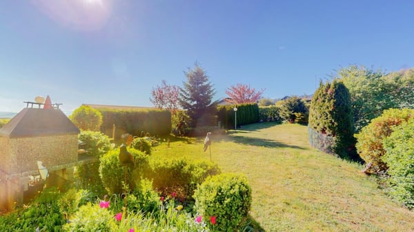 5½ Zimmer, grosser Garten, viel Ruhe und Blick auf's 