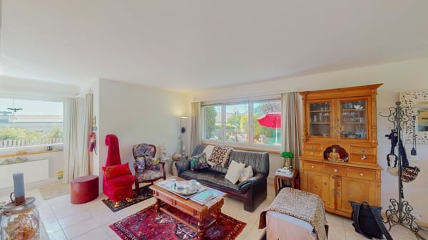 5½ Zimmer, grosser Garten, viel Ruhe und Blick auf's 