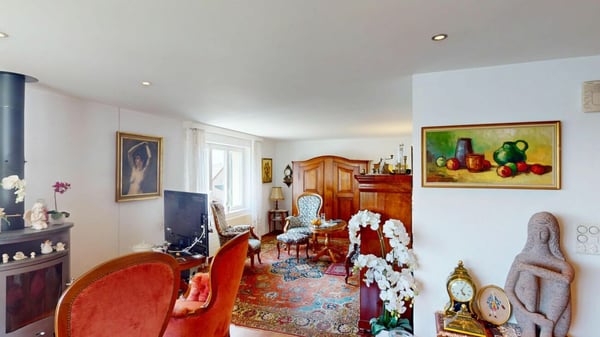 Einfamilienhaus mit grossem Garten und Alpensicht 11