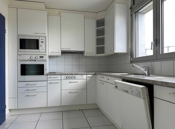 Einzigartige 5.5-Zimmer-Wohnung auf dem Dach des Birchi Centers 6