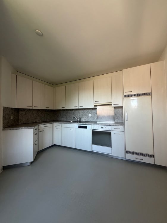 Charmante 3.0-Zimmer Altbauwohnung - Befristet bis 31.03.2027 - 3