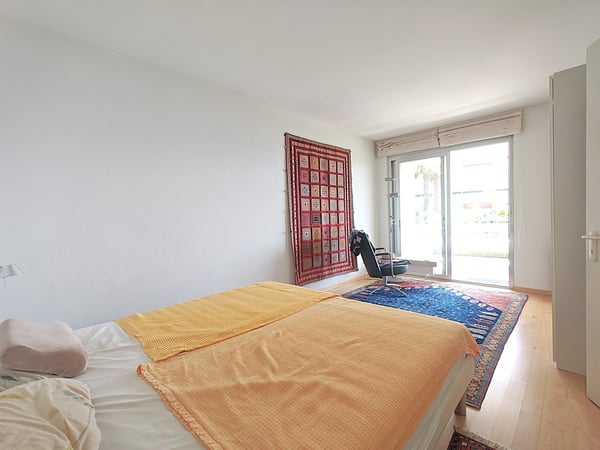 Charmante 2.5-Zimmer-Wohnung mit top See- und Fernsicht , Pool, Sauna, Fitness 13