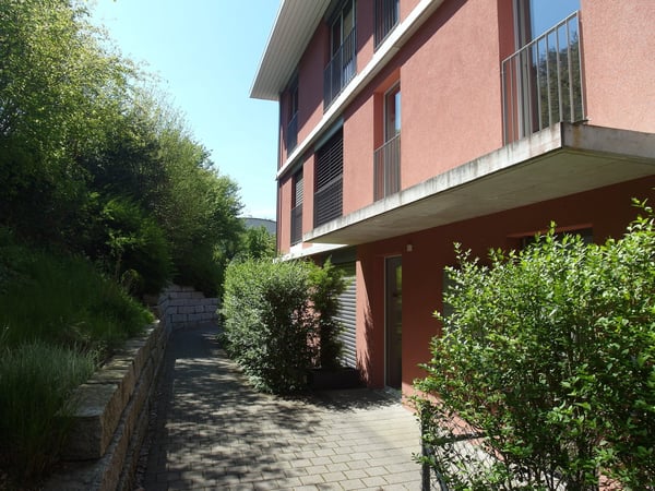 Grosszügige 1.5-Zimmer-Wohnung bzw. 4.5-Zimmer-Wohnung mit eigenem Garten 4