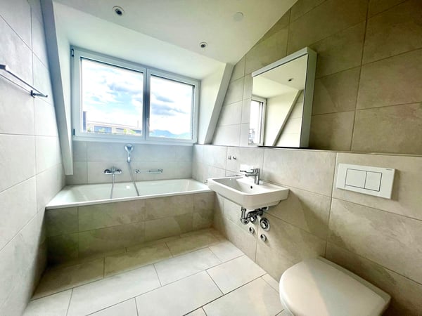 Modern und mit dem Lift direkt in die Wohnung 5