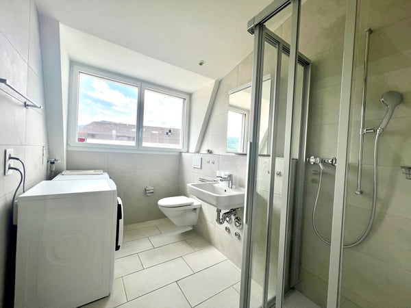 Modern und mit dem Lift direkt in die Wohnung 6