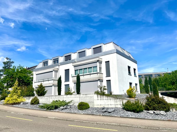 Modern und mit dem Lift direkt in die Wohnung 1