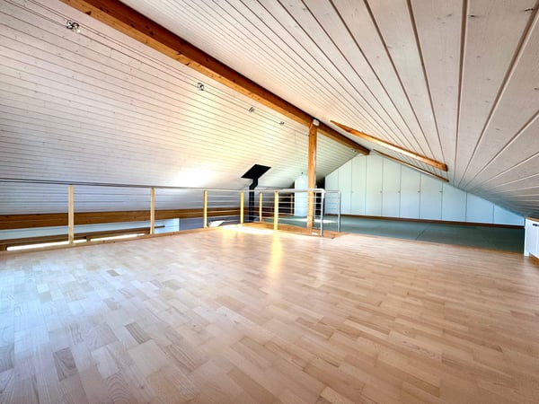 Familienfreundlich und renoviert mit Cheninée auf 2 Etagen 3