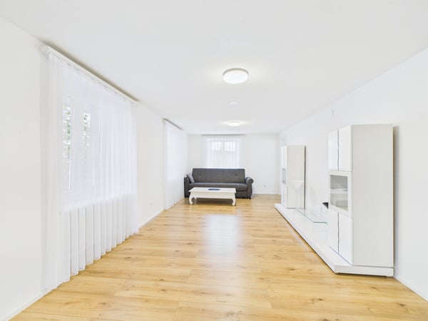 Gross, renoviert und zentral 8