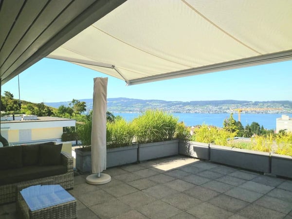 Modern mit Terrasse und Seeblick 2