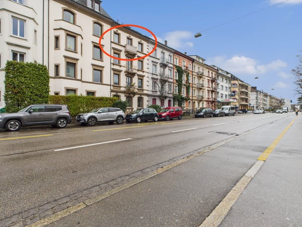 Zentral, mit Lift und Renovationspotenzial - Preishit! 1