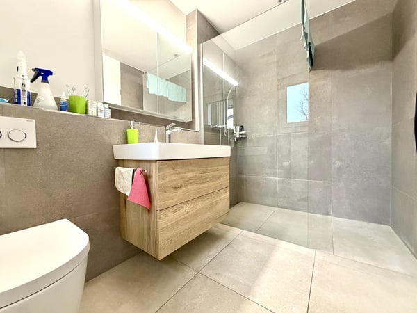 Hochwertiger Neubau auf 2 Etagen 5