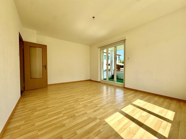 Grosszügig an ruhiger Lage mit grosser Terrasse! 3
